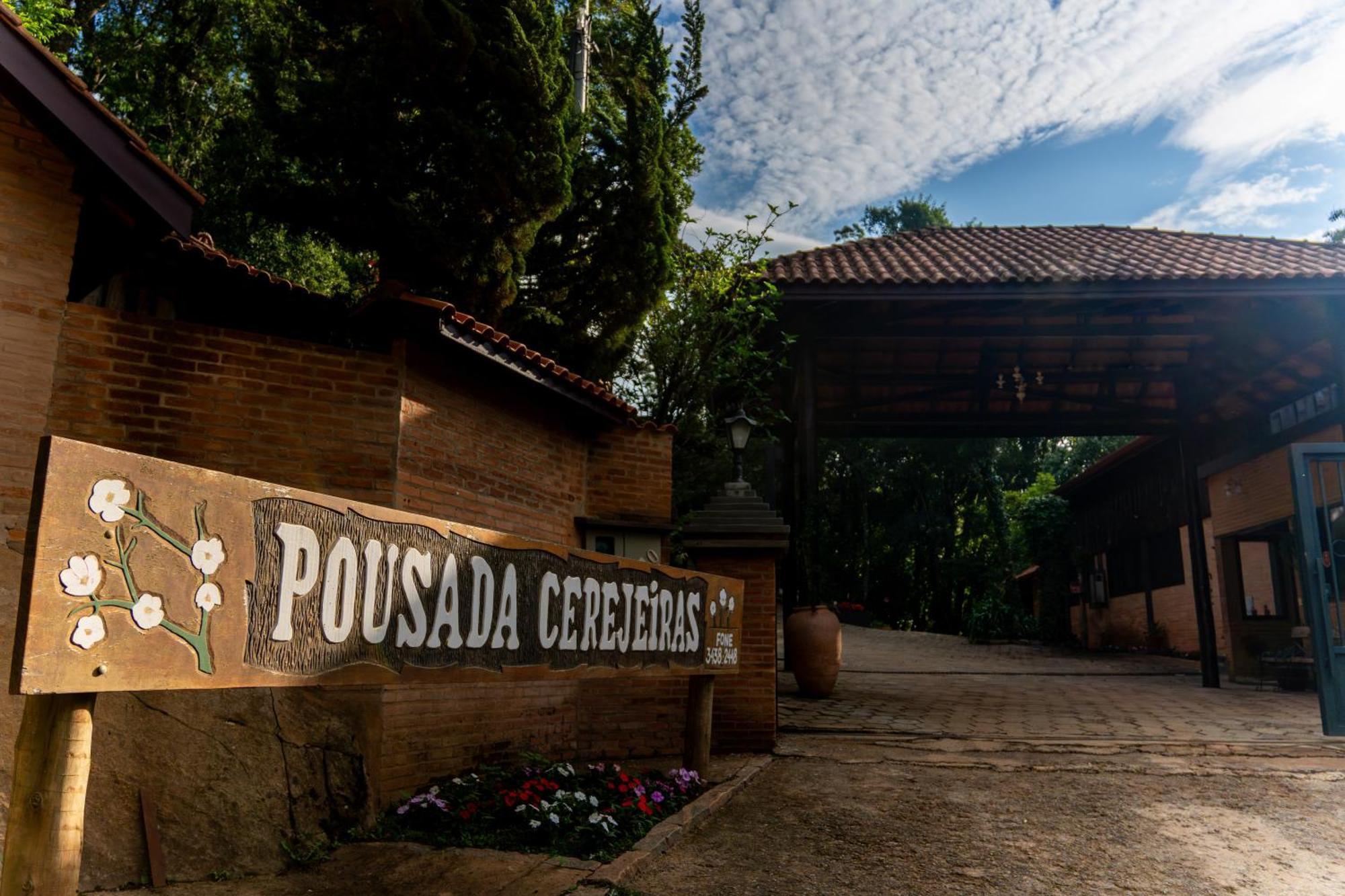 Pousada Cerejeiras Monte Verde  Exterior photo